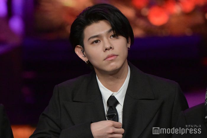 スーツがお似合いのLEO(C)モデルプレス