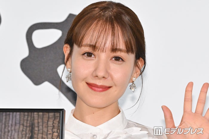 妊娠発表のトリンドル玲奈、妊娠7ヶ月のミニスカコーデ公開「今はもうミニスカートも入らなくなっちゃいましたが…」