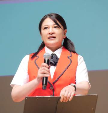 島崎和歌子 奔放MCで会場を「感謝祭」化「TBSの犬です」イジリも連発 金田哲に「よくドラマ出れたね」
