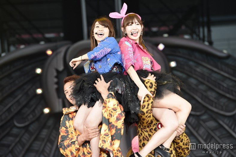 「大島優子卒業コンサート in 味の素スタジアム ～6月8日の降水確率56％（5月16日現在）、てるてる坊主は本当に効果があるのか？～」（C）AKS