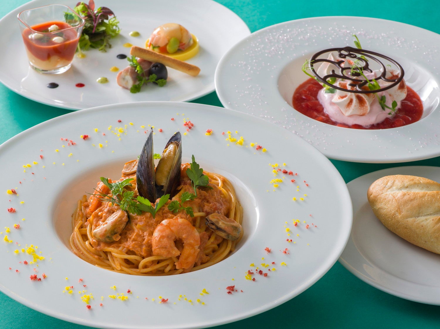 東京ディズニーランド「イーストサイド・カフェ」スペシャルセット￥3,600（C）Disney