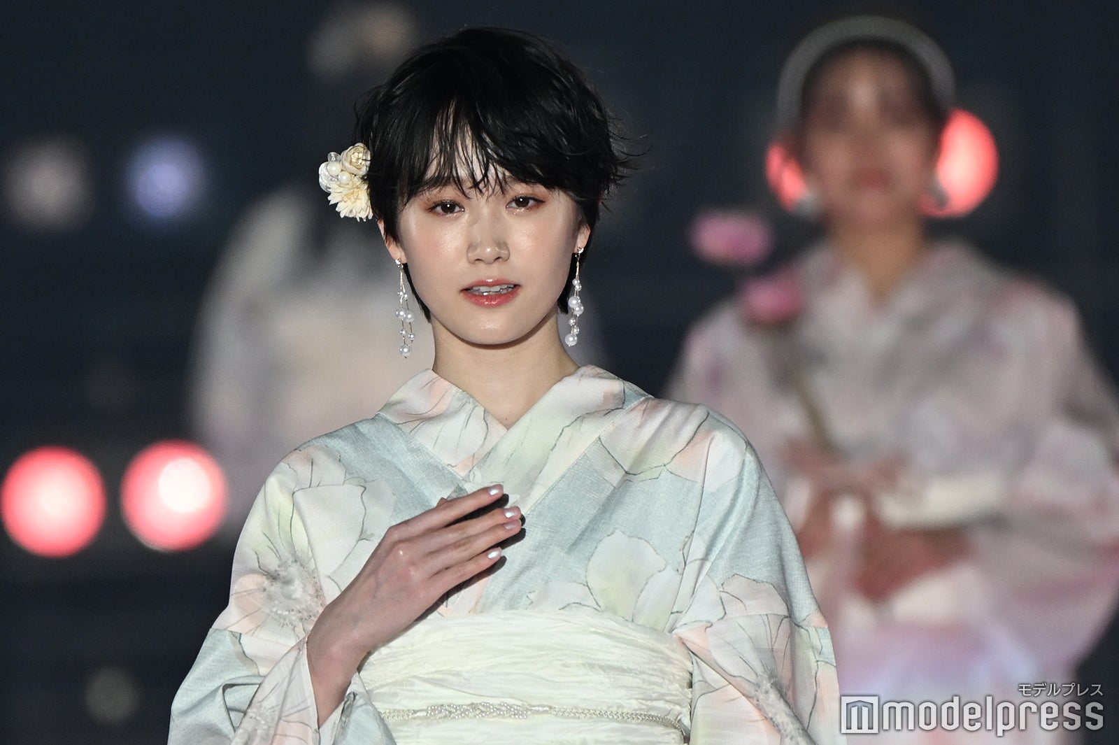 尾碕真花（C）モデルプレス