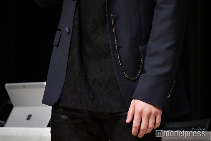 手越祐也が着用していたジャケット (C)モデルプレス