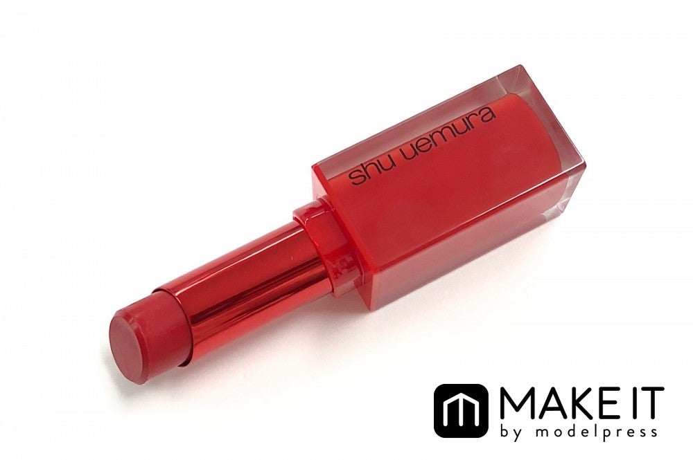 shu uemura／ルージュ アンリミテッド マット／G M RD 163（glitter effect）／3,300円（税抜） (C)メイクイット