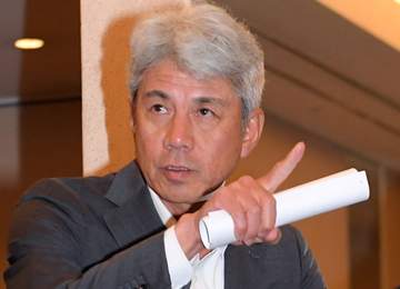 巨人のイケメン元スター選手 愛息2人が「え？芸能人」「俳優さんかと」お盆休みの家族ショットで「特別な時間」幼少期の集合写真も「緒方さんカッケー」