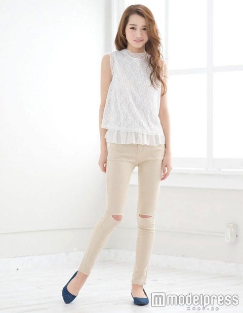 ハイウエストニークラッシュ「Re:EDIT by GALSTAR」ベージュ1,798円(税込)/画像提供:Re:EDIT by GALSTAR