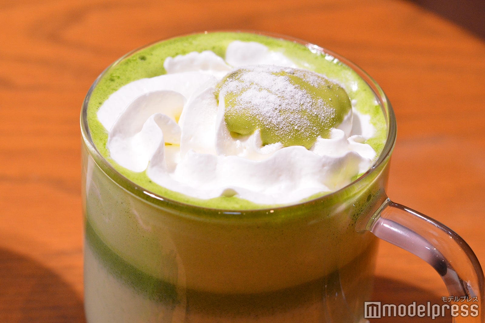 抹茶玄米茶 ムース ティー ラテ（C）モデルプレス