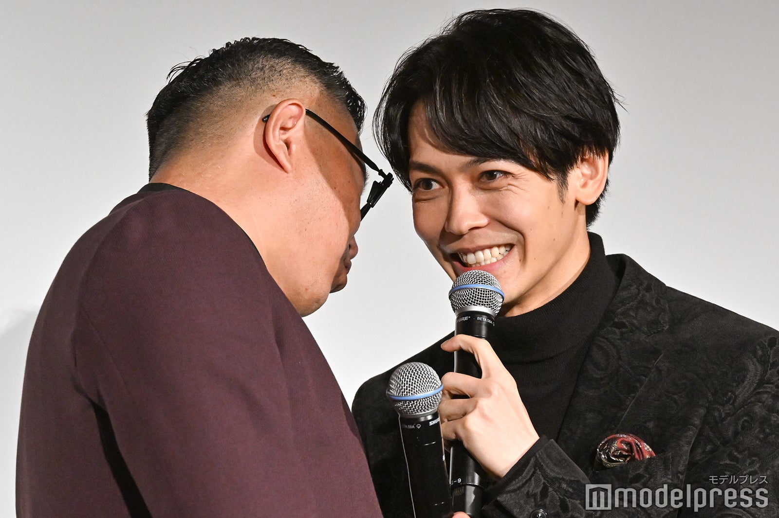 長谷川忍、猪塚健太（C）モデルプレス