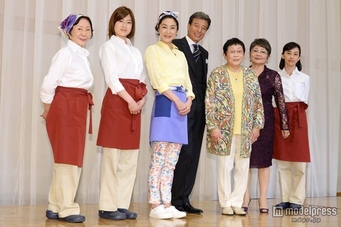 (左より)渡辺美佐子、南沢奈央、浅野温子、舘ひろし、橋田壽賀子、泉ピン子、紺野まひる