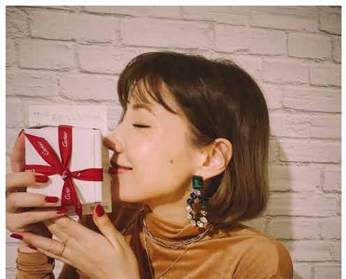 仲里依紗、夫・中尾明慶からカルティエの指輪プレゼント 「最愛なる里依紗様」手紙も