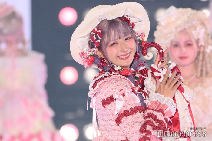 しなこ(C)モデルプレス