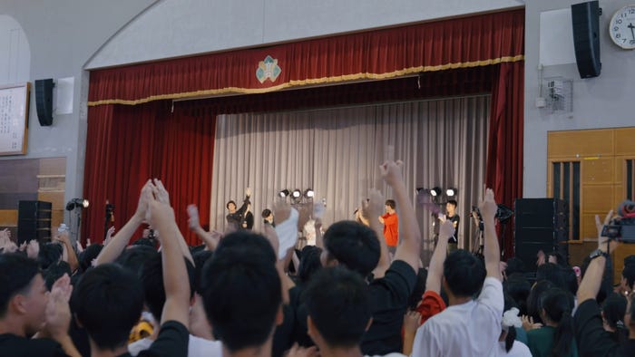 ORANGE RANGE「トワノヒカリ(沖縄県立コザ高等学校 Special Live movie)」(提供写真)