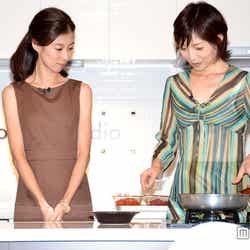 (左から)ともさかりえ、行正り香