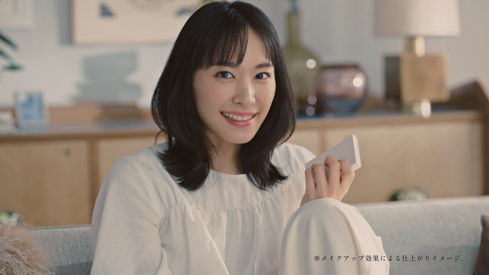 新垣結衣 至近距離の 絶品肌 にドキッ モデルプレス 新垣結衣 至近距離の 絶品肌 にドキッ モデルプレス