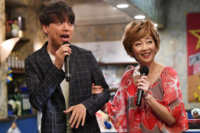 山崎育三郎、麻生祐未/「あなたのことはそれほど」第8話より(画像提供:TBS)