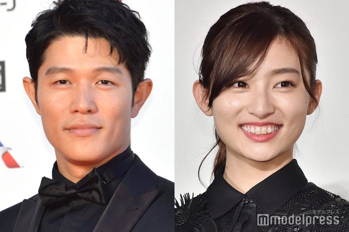鈴木亮平、吉川愛 (C)モデルプレス