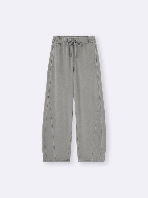 GU ウォッシュドスウェットバレルレッグパンツ GUのウォッシュドスウェットバレルレッグパンツ