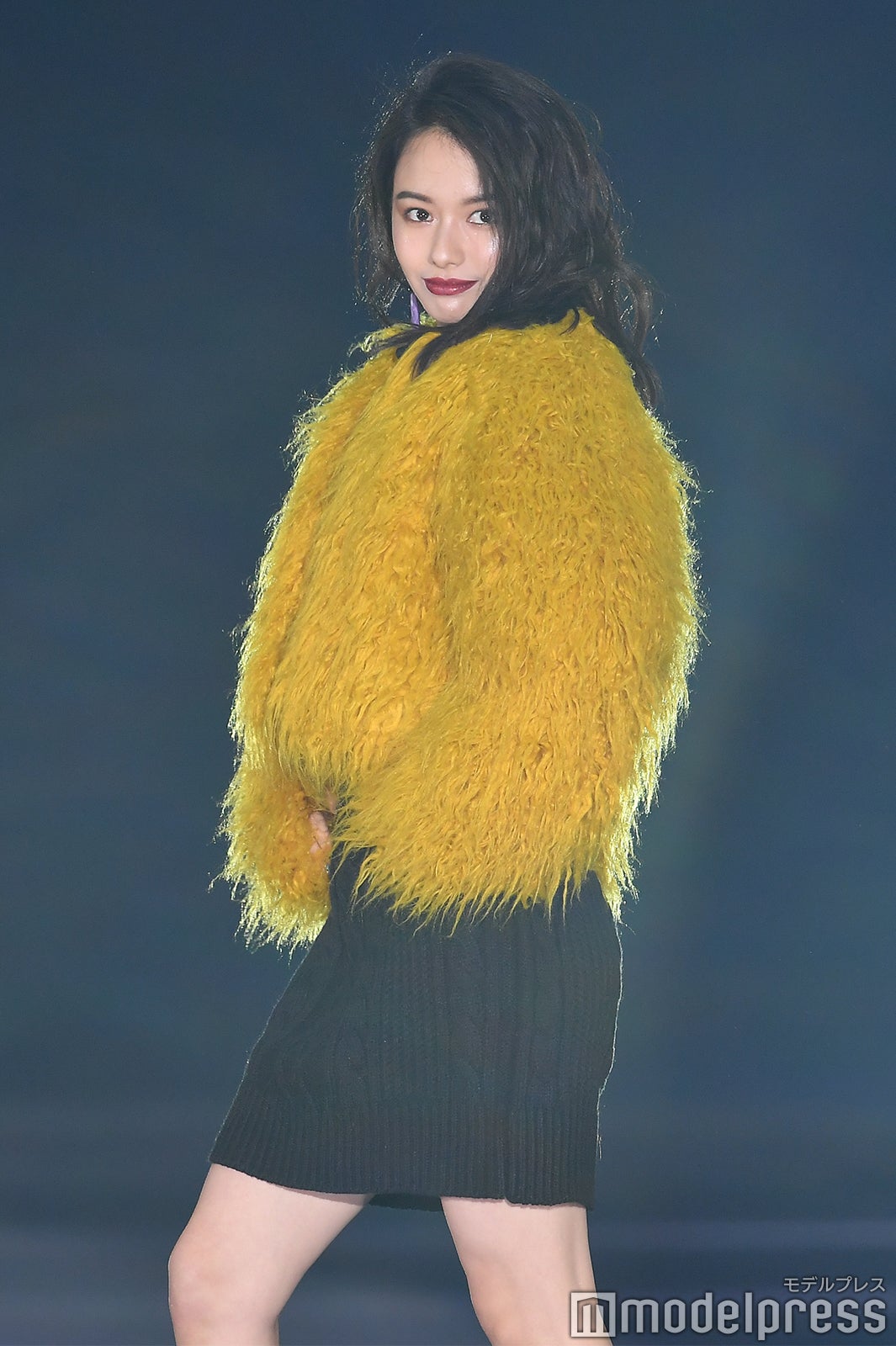 山本舞香、ミニスカで美脚披露 SEXYな視線に会場うっとり＜GirlsAward 2018 A／W＞