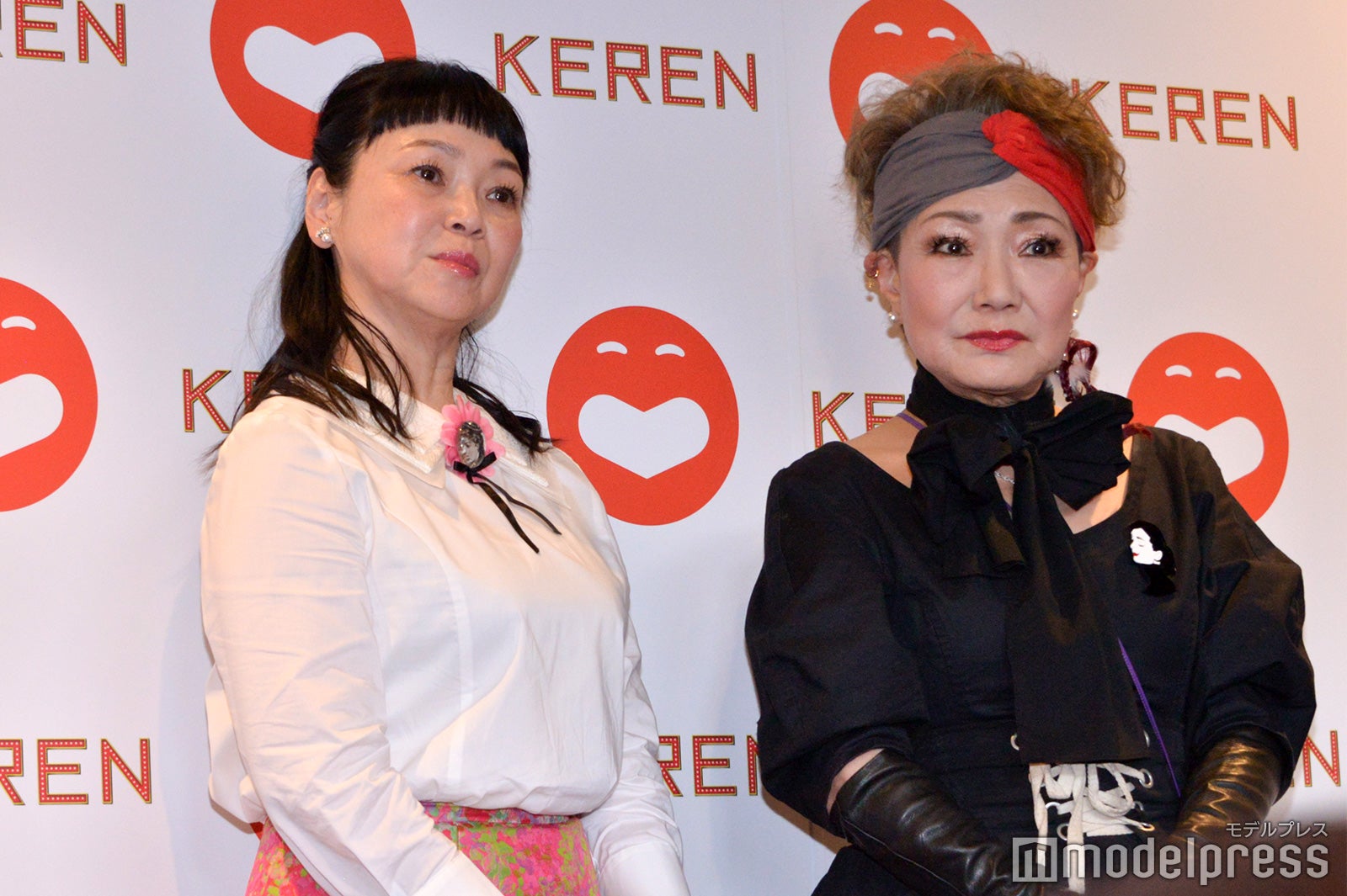 「KEREN」グランドプレミア公演
に訪れた（左から）未知やすえ、末成由美（C）モデルプレス