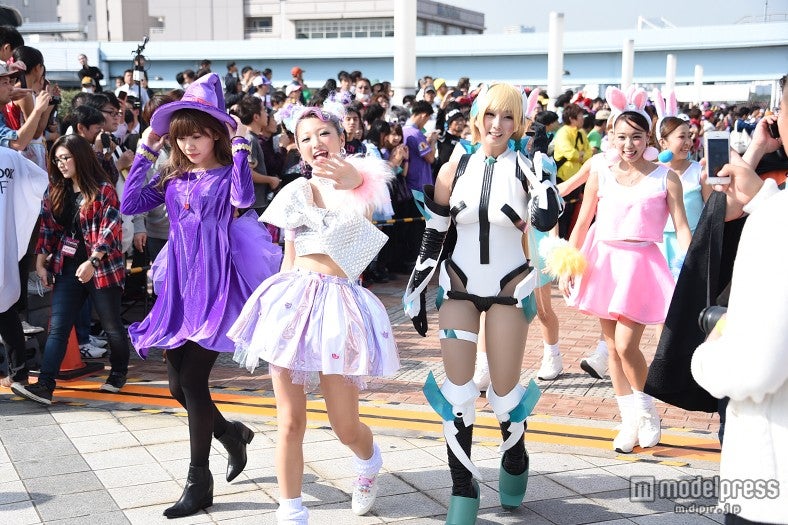 （左より）MACO、斉藤夏海、アローディア