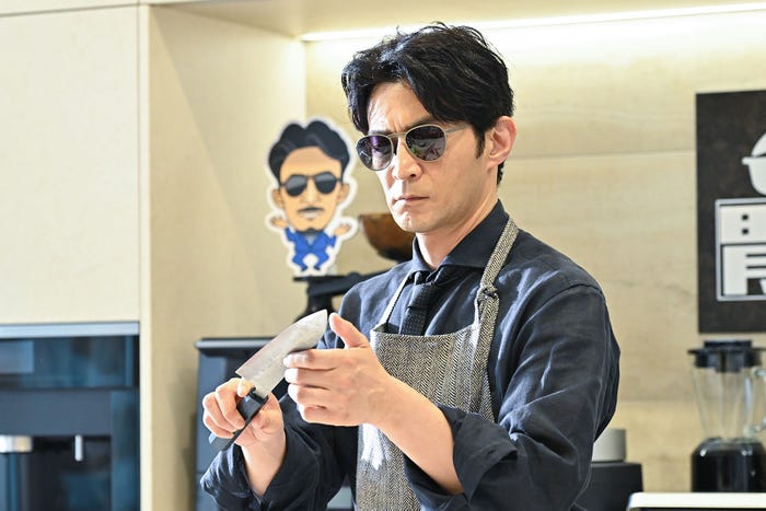 津田健次郎「西園寺さんは家事をしない」第2話より(C)TBS