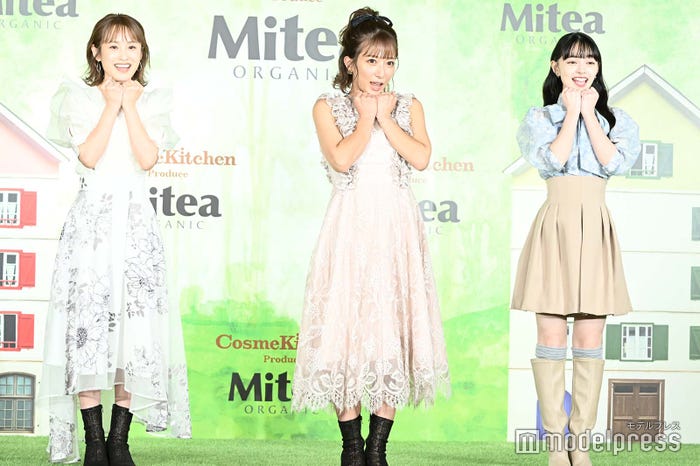 “ミティアダンス”を披露する高橋愛、辻希美、上國料萌衣(C)モデルプレス