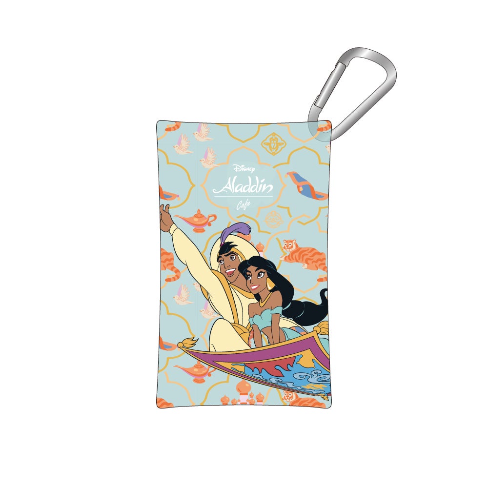 クリアポーチ税込1,540円（C）Disney