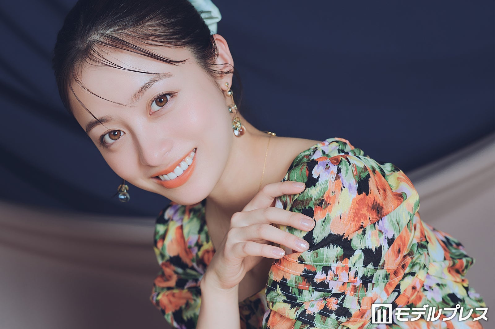 橋本環奈、チェ・ジョンヒョプと相談して作り上げた胸キュンシーン 共演者とのLINEグループは2日で誕生「陽キャの集まり」【「バカンスの法則」インタビュー】