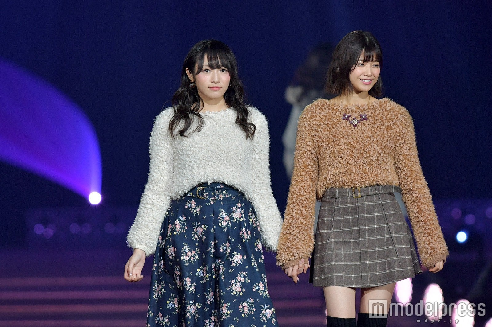 渡辺梨加＆渡邉理佐（C）モデルプレス