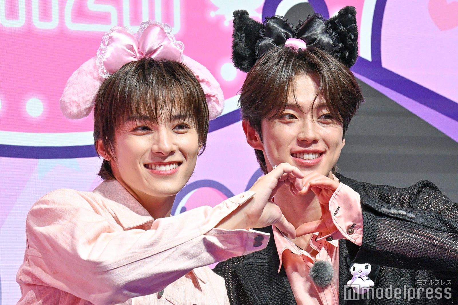 JO1川西拓実＆河野純喜、“メロクロ”コーデで登場 プライベートでの「お忍び純拓デート」実現願う