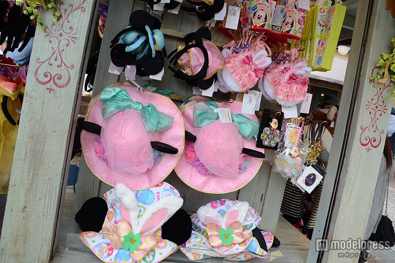 カチューシャ（シーのみ）各￥1600、ファンキャップ各￥3200（ボンネットタイプはシーのみ）