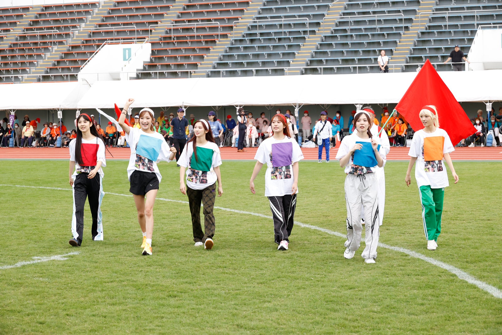 Girls2（提供写真）