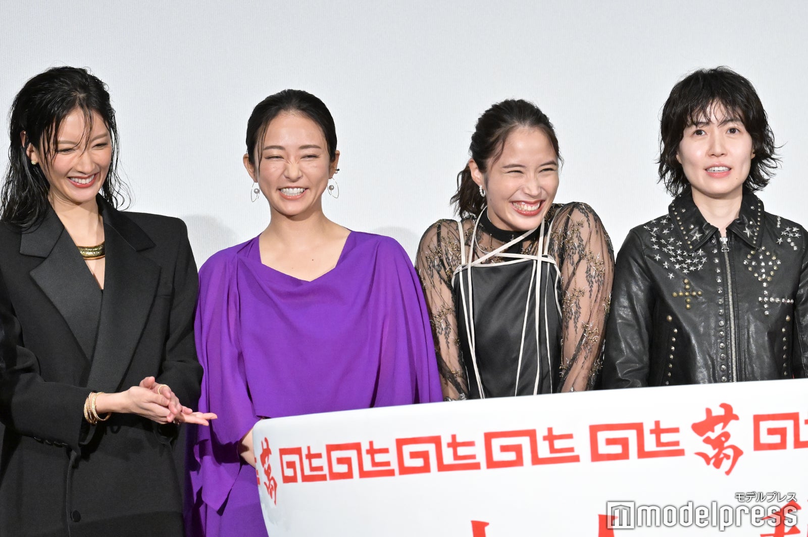 （左から）菜々緒、木村文乃、広瀬アリス、シム・ウンギョン （C）モデルプレス