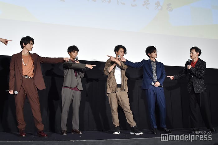 三浦春馬に「女装が似合う」と指名された吉沢亮 (C)モデルプレス