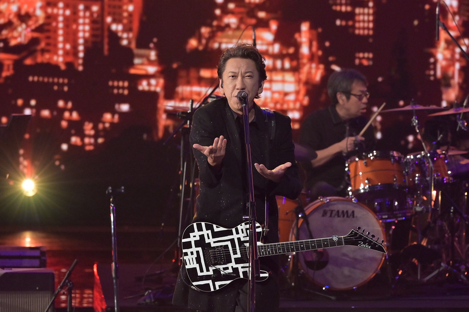 布袋寅泰（C）NHK