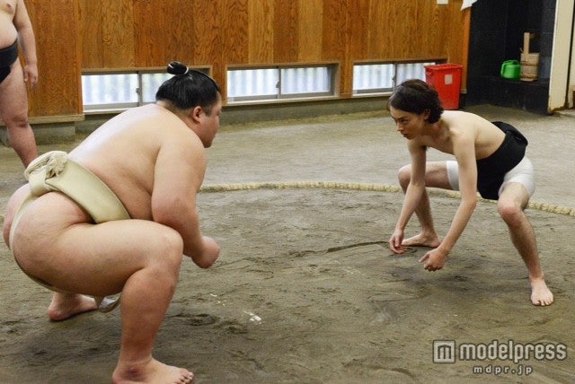 富士東関、菅田将暉（C）テレビ朝日