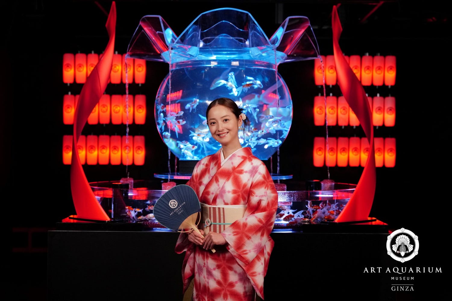 アートアクアリム美術館で特別企画“華映え金魚祭” 夏らしい幻想景色にうっとり