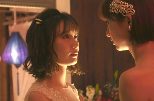 大政絢、篠田麻里子/ドラマ10『ミストレス~女たちの秘密~』第3話より(C)NHK