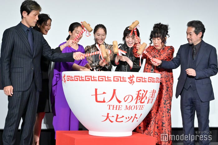 (左から)江口洋介、菜々緒、木村文乃、広瀬アリス、シム・ウンギョン、室井滋、田村直己監督 (C)モデルプレス