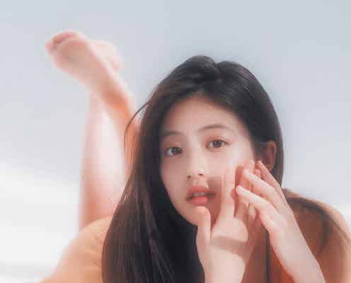 今田美桜、美肌際立つ 幻想的な世界観で新境地