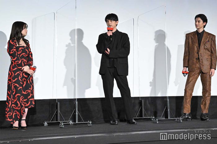 橋本環奈、吉沢亮 、渡邊圭祐 (C)モデルプレス