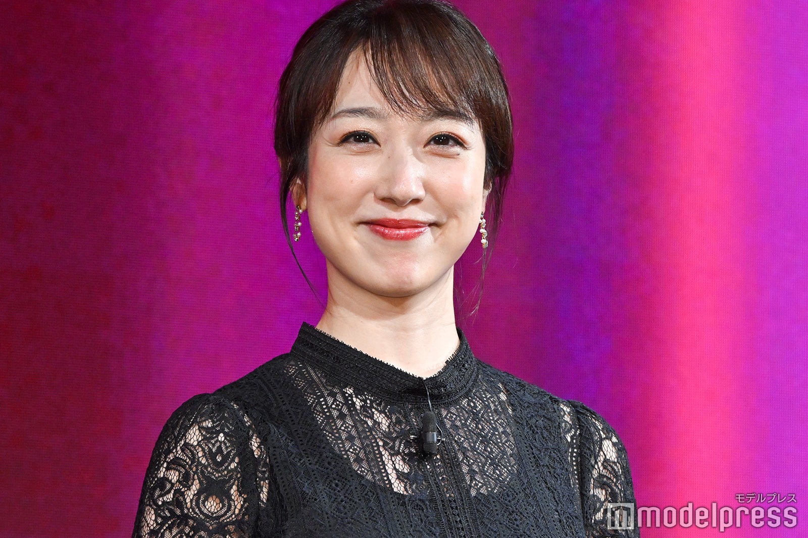 MCの川田裕美 （C）モデルプレス