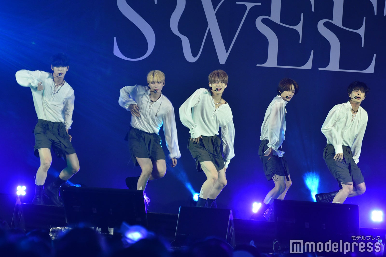 TOMORROW X TOGETHER（左から）スビン、ヒュニンカイ、ボムギュ、ヨンジュン、テヒョン（C）モデルプレス