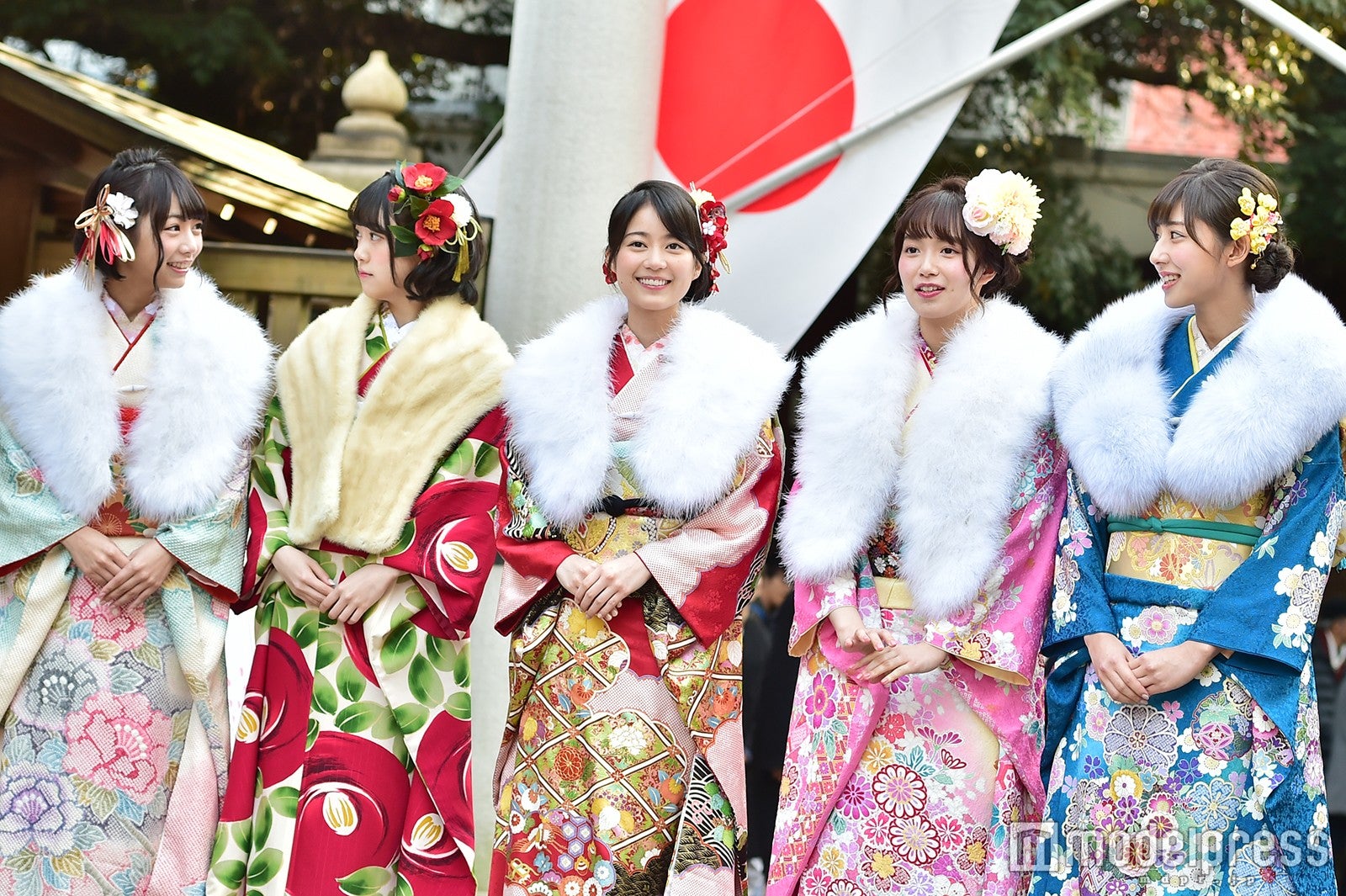 左から：北野日奈子、堀未央奈、生田絵梨花、中元日芽香、斎藤ちはる（C）モデルプレス