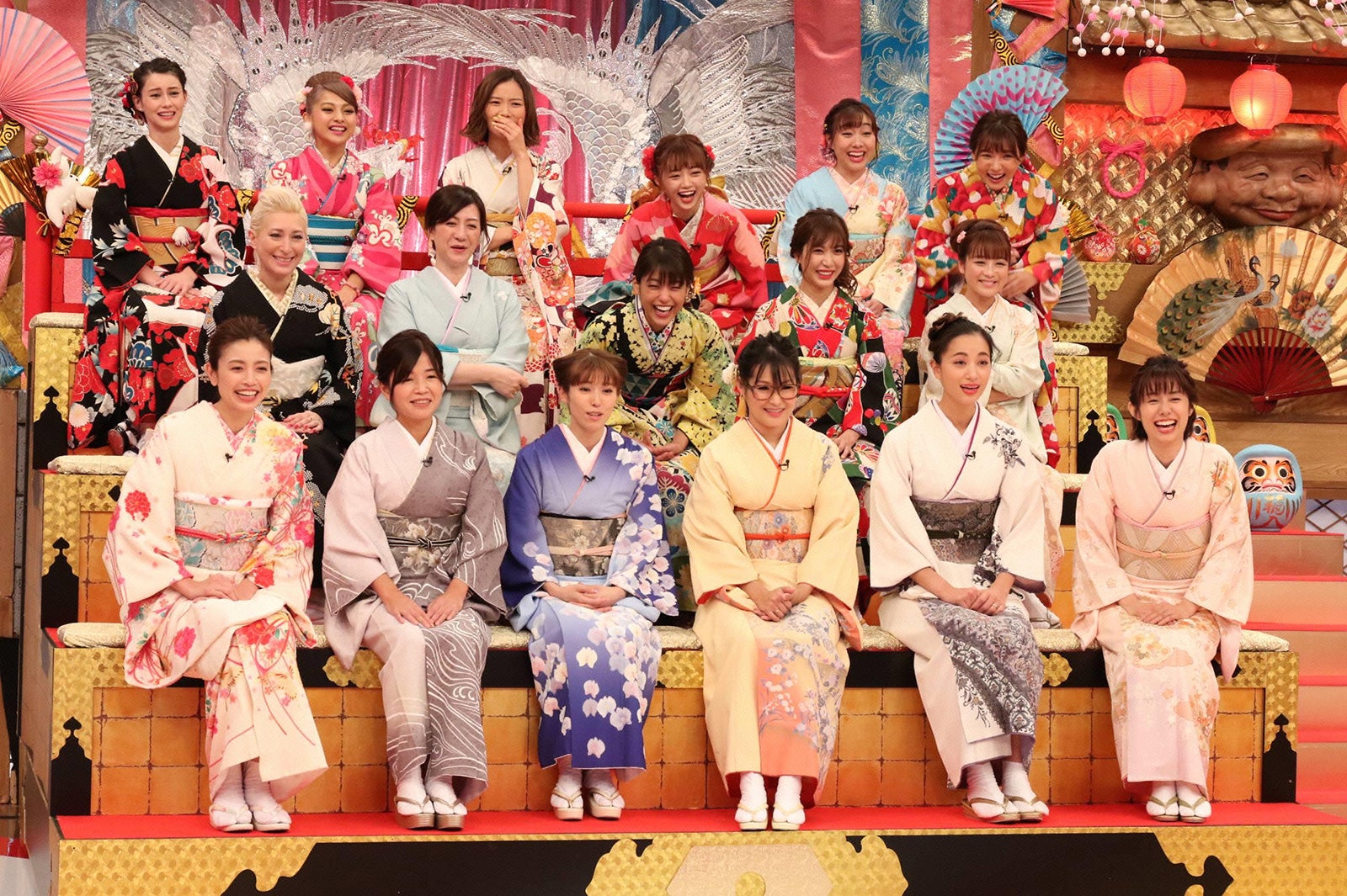 若槻千夏・ダレノガレ明美・須田亜香里ら、晴れ着姿で“毒出し”新年会