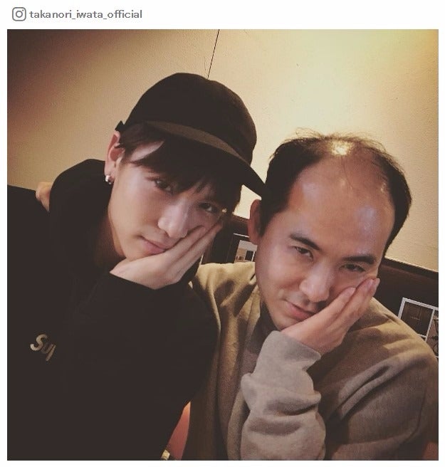 EXILE岩田剛典、トレエン斎藤さんと“虫歯ポーズ”「可愛さ際立ってる」と反響続々