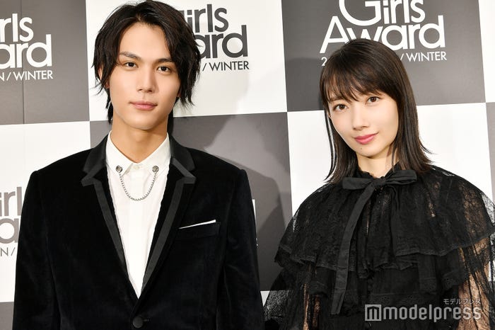 中川大志、波瑠(C)モデルプレス