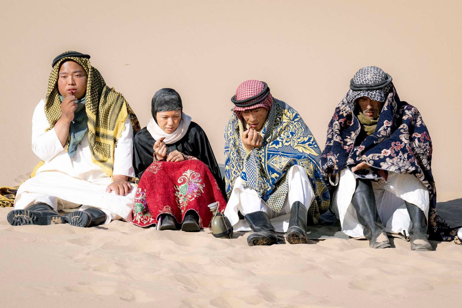 富栄ドラム、二階堂ふみ、堺雅人、阿部寛「VIVANT」第2話より（C）TBS