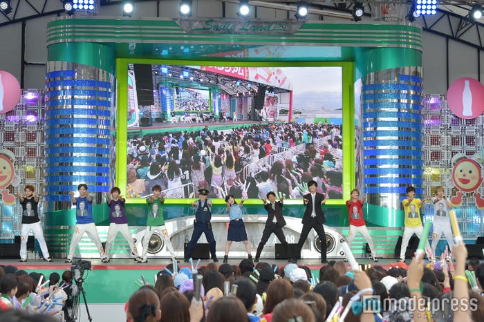 超特急と橋本環奈らが“いきものダンス”生披露 (C)モデルプレス