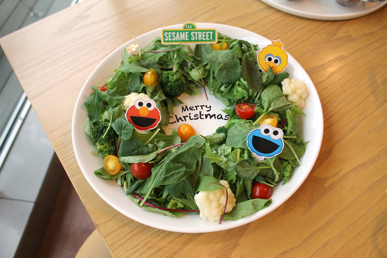 リースサラダ／TM and（C）2016 Sesame Workshop．All Rights Reserved．